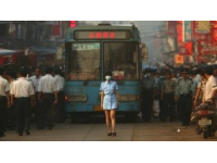 呼和浩特列車驚現(xiàn)突發(fā)狀況：老人胃痛面色慘白