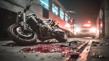 法國馬賽一輛列車脫軌