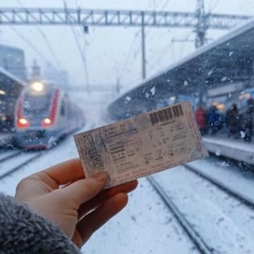 武漢鐵路受冰凍雨雪影響多趟列車(chē)停運(yùn)，請(qǐng)合理安排行程避免前往車(chē)站