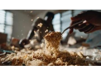 高鐵站停售泡面，為何滿屋仍是泡面味？