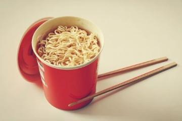 高铁泡面风波:捍卫个人自由还是维护公共秩序?