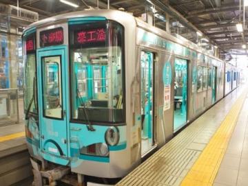 多趟列车因线路故障及侧面冲突晚点, 乘客遭遇空调停运与通风困难