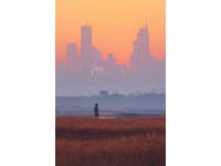 踏上旅程，告别故乡，迈向充满希望的未知城市