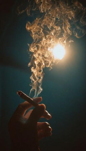 高铁站台上到底能不能吸烟？