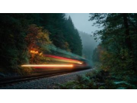 夜间列车运行优化策略探讨