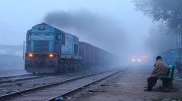 这场平常的列车旅程，竟然掀起了一次关于规则的迷雾之旅