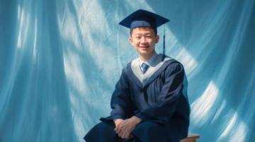 安徽少年拿到大学录取通知书不久后病逝,父亲他画了去学校的火车,激励自己撑过化疗