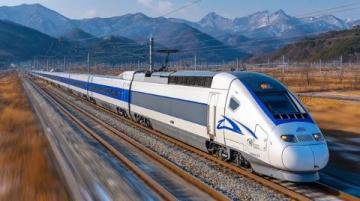 今早乘坐Z78次列车从贵阳前往北京西，全程约6小时34分钟