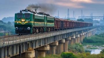 中国铁路通史：一辆载满希望的火车