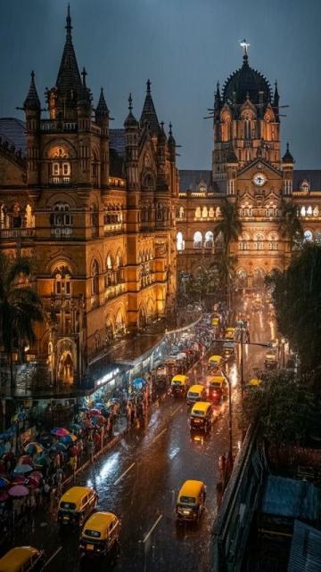 孟买暴雨夜：高速单轨列车倾斜，超载事故致782人被困紧急救援