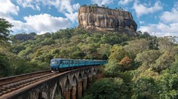 绿皮火车穿越大山：久违的旅行体验之旅