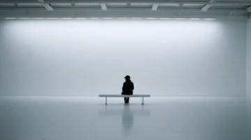 催人泪下的一幕！在河南开往上海的一趟列车上，只见一个衣衫褴褛