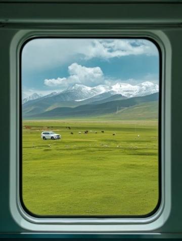 旅游专列阿尔山线首次发车