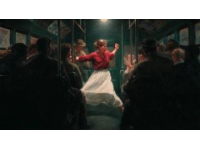 灵感乍现，诗从火车呼啸中涌出