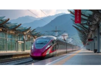 南阳火车站一天40趟普速列车进出，保障千里之外的人流