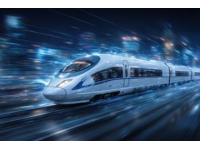 高铁度假遇美乘务员，丈夫目光难移惹妻子尴尬