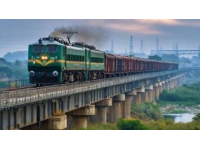 中国铁路通史：一辆载满希望的火车