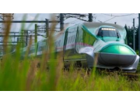 绿皮火车为何受欢迎：时代的记忆与慢生活的体验