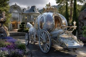 阳光洒进车厢,照亮一段心碎又感人的旅程故事