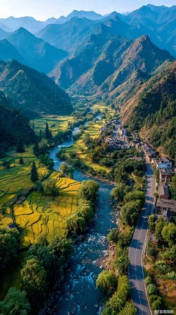 黔中之心，激活山川的馈赠——贵阳高铁与数字大都会