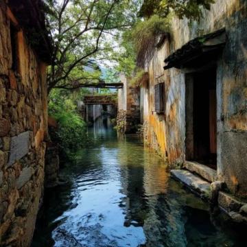 福州火车南站旁的老村将因积水问题面临消失