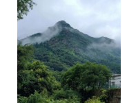 说走就走，徒步大岳武当,坐火车穿秦岭八个小时终于到了十堰火车站。在十堰住了一夜