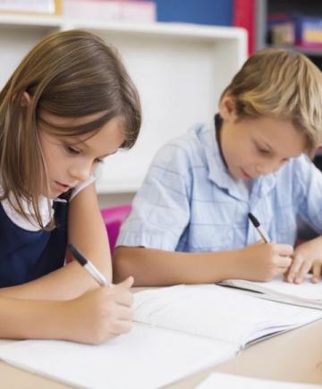 四年级数学思维题攻略：巧解相遇、追及与火车过桥问题