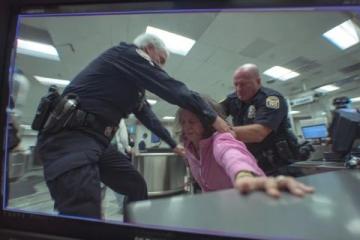 标题车站感动一幕丈夫离世，她没赶上火车崩溃大哭！乘警一个举动全网泪目这才是