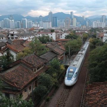 列车到站泰安 高铁泰安站、泰山站多趟列车调整