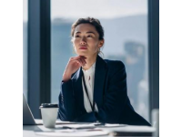 售货员阿姨回归工作 这个平凡的小事背后有多少辛酸与坚持？