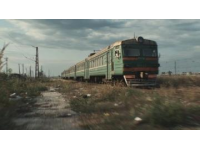 太惊险了！86秒生死时速！列车即将发车之际