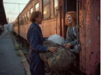 火车站乘警温暖陪伴，为失去丈夫女子点亮希望之光