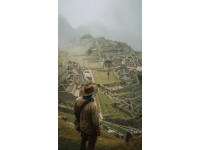 从库斯科前往马丘比丘，要么搭乘耗时两小时的火车，要么进行为期三到四天的徒步