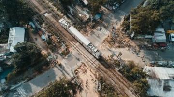 宜万铁路恢复全速通车