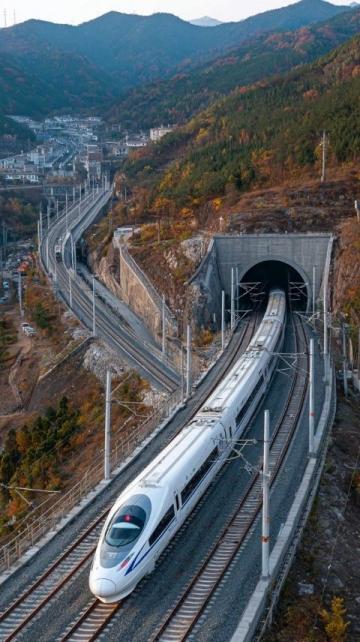 甘肃陇西5.6级地震影响铁路运行多趟列车晚点