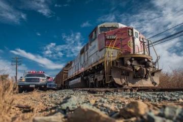 日本一天两起列车脱轨事故，万幸无伤亡，多地交通受阻