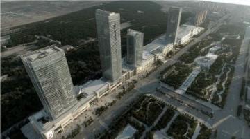 安庆市规划的新火车站为安庆西站（新）,该站位于怀宁县茶岭镇附近