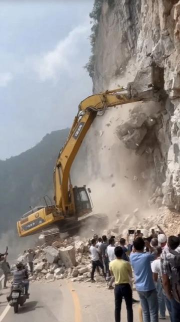 广铁春运首趟列车开出司机曾参加抗震救援