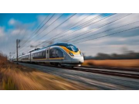 乘晚点高铁回家