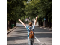 流转岁月：追忆短暂告别与变迁之旅