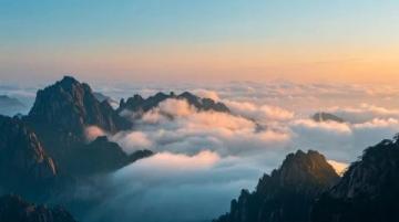 理不直气也壮！11月22日，黄山，一女子坐高铁时，没有注意听广播