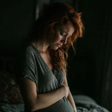 妻子为失去爱人而伤心欲绝的故事