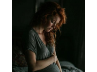 妻子为失去爱人而伤心欲绝的故事