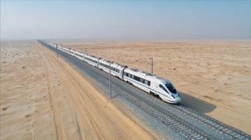 首启奇幻新疆之旅：上海西站发车首列旅游列车，18天精彩不容错过！