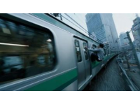 太惊险了！86秒生死时速！就在列车即将发车的那一瞬间