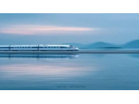 高铁上的触动：无座老爷爷吃冷饭引发深思与共鸣