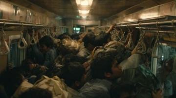 列车即将发车之际, 一个惊天危机闯入了人们的视线!