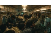 列车即将发车之际, 一个惊天危机闯入了人们的视线!