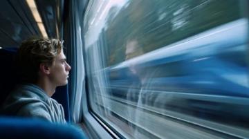 专家支招：如何应对火车上的吵闹孩子？