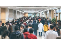 阜阳双节热潮提前涌现：火车站人潮涌动，预计发送旅客94.1万人次